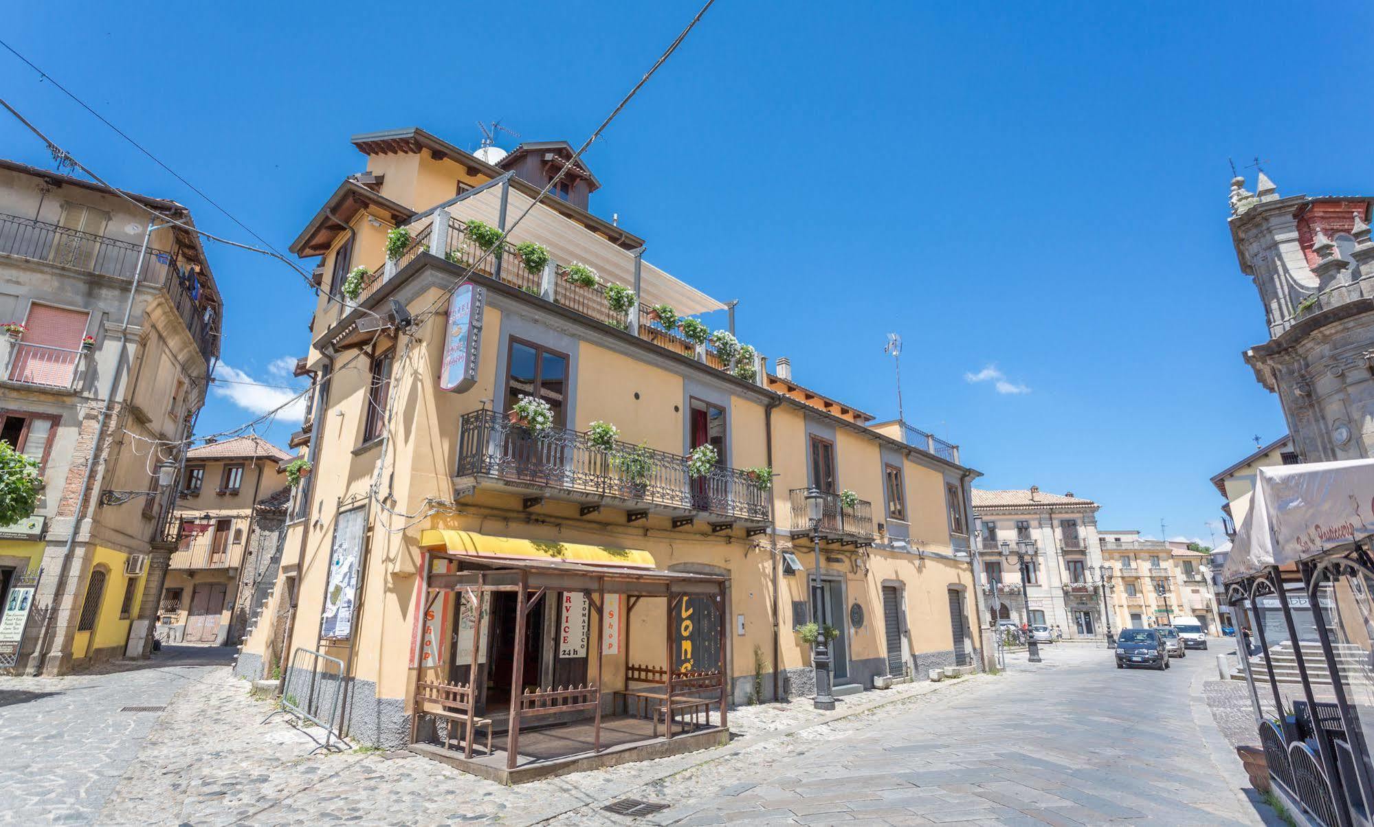 Hotel Conte Ruggero Серра-Сан-Бруно Экстерьер фото
